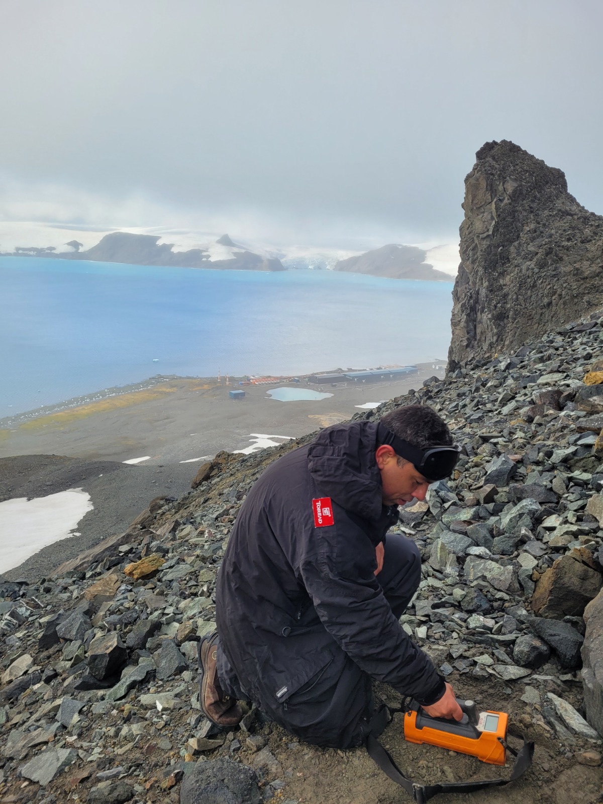 Coleta de dados gamaespectrométricos na Antártica