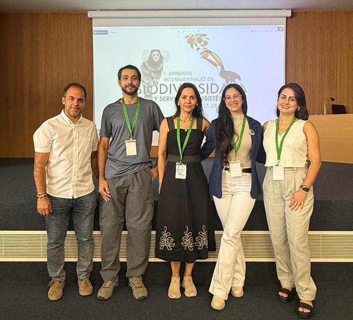Pesquisadores durante a mesa de discussão em Salamanca.