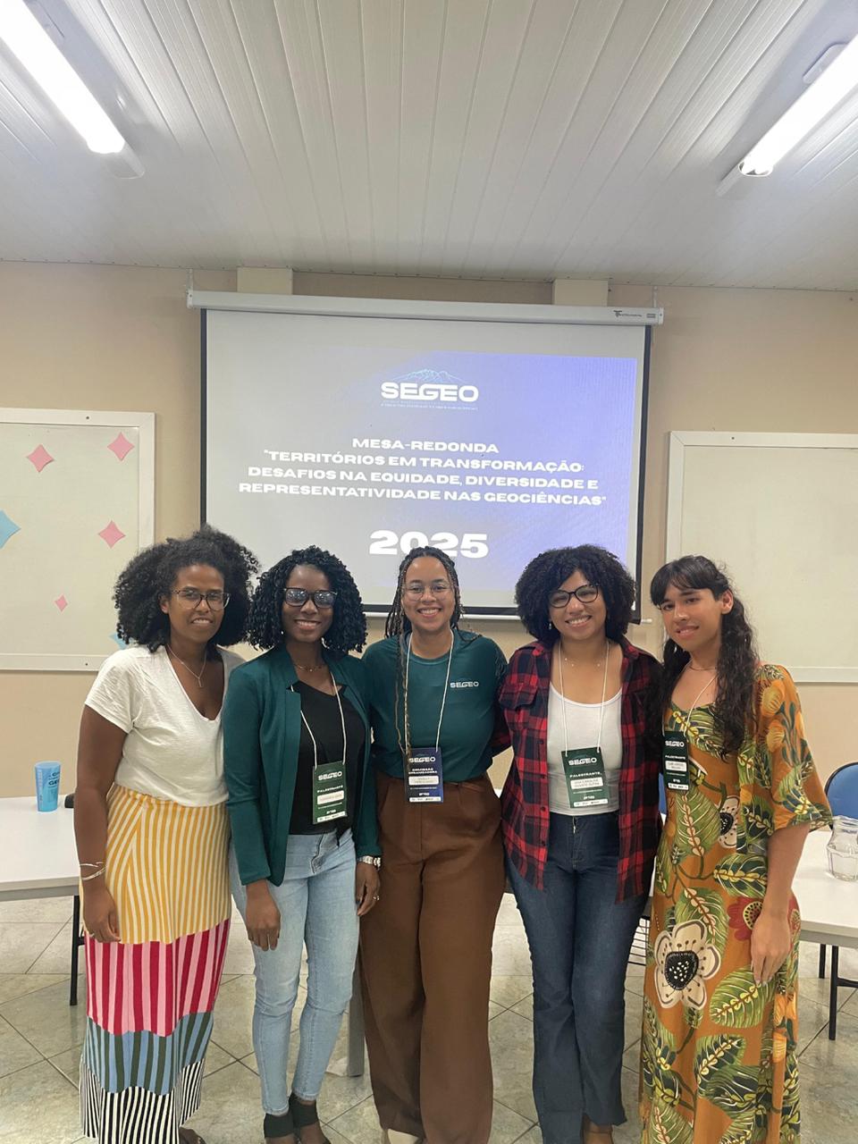 Participantes da mesa-redonda